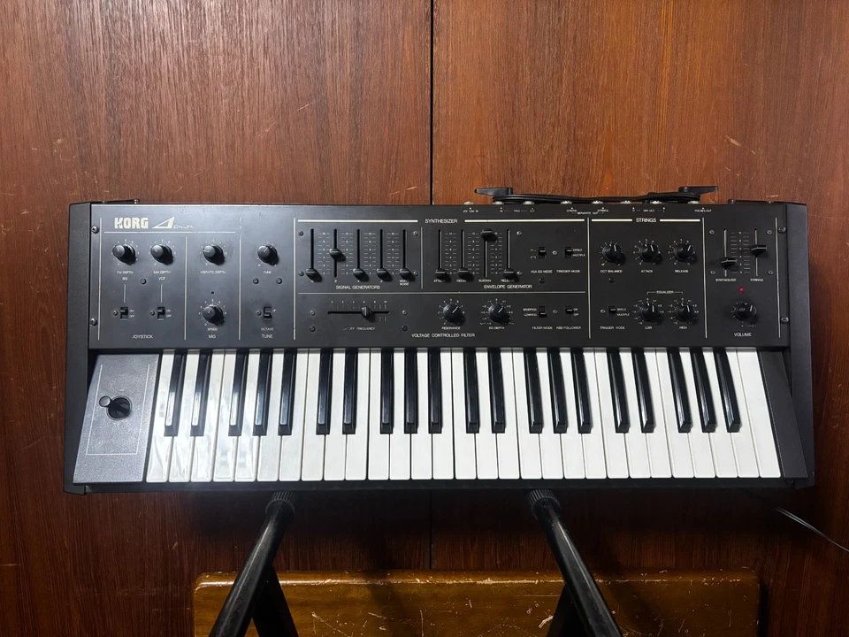 Korg Delta DL-50 Analog semi-poly synth/string keyboard - Image 2 of 4