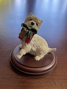 Sherratt & Simpson Westie Dog with Present Figurine West Highland Terrier 3.5” H