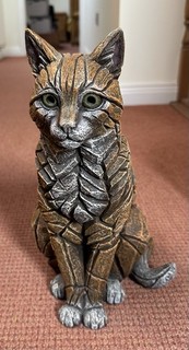 Edge Sculpture Ginger Sitting Cat