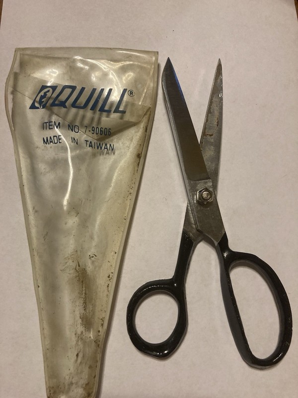Quill Scissors No. 7-90608 With Original Case