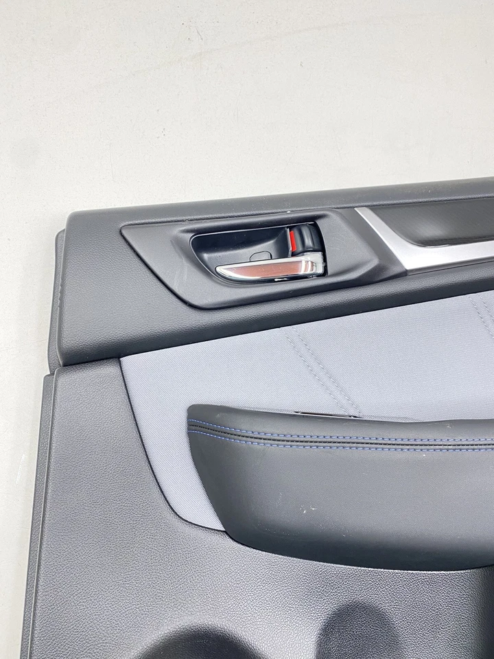 Panel de moldura de puerta trasera derecha Subaru Legacy 2018-2019 S73509980 OEM Foto 2 de 4