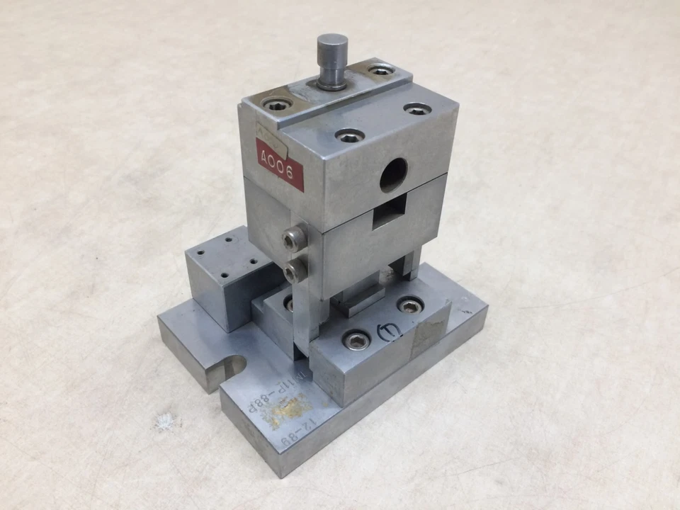 Conjunto de crimpado de cable Hirose TM11P-88P 8 pines recto 12-89 Foto 4 de 4