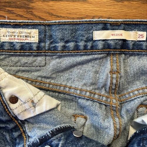 Jeans donna Levi's Premium taglia 25 zeppa dritti bottoni mosca medio effetto invecchiato - Foto 6 di 14