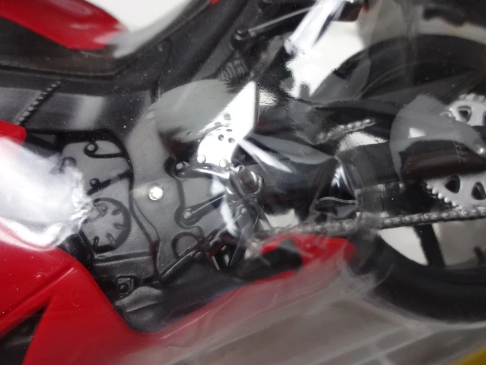 Maisto KAWASAKI Ninja ZX-6R 1/12 Color Rojo - Imagen 3 de 4