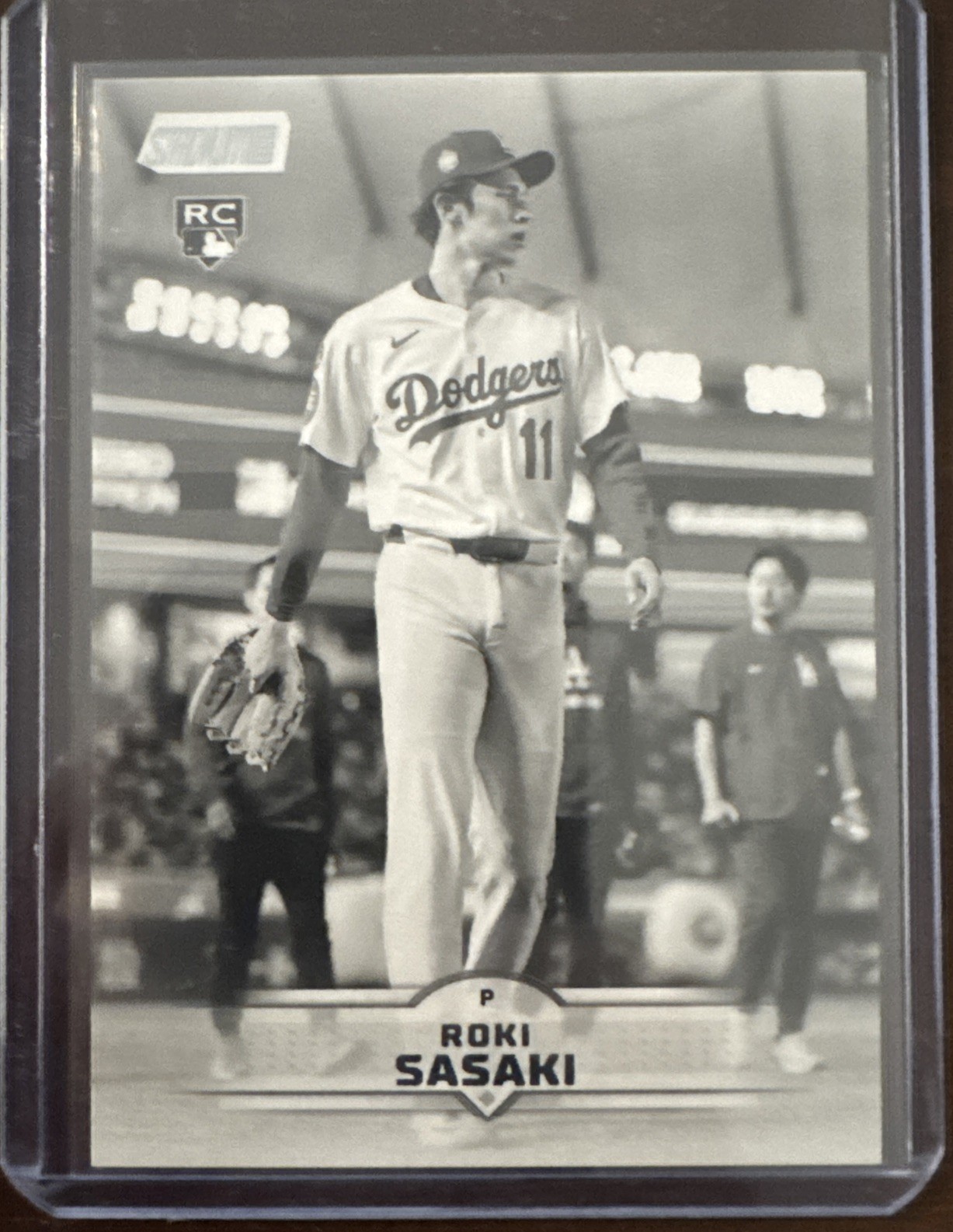 2025 Topps Stadium Club - Roki Sasaki #187 Black And White (RC) SP