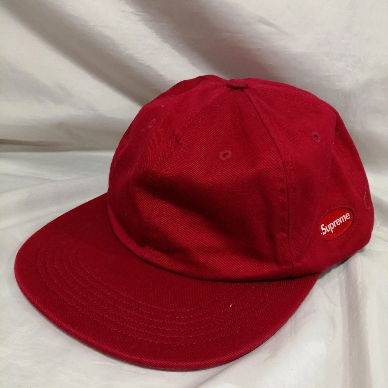 Numéro de modèle SUPREME : Casquette rouge