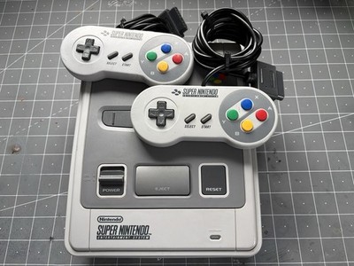 Super Nintendo SNES PAL Konsole + 2 originale Controller