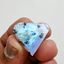 AAA+ Blue Fire White Rainbow Moonstone 29 Crt Rough Loose Gemstone For Jewelry