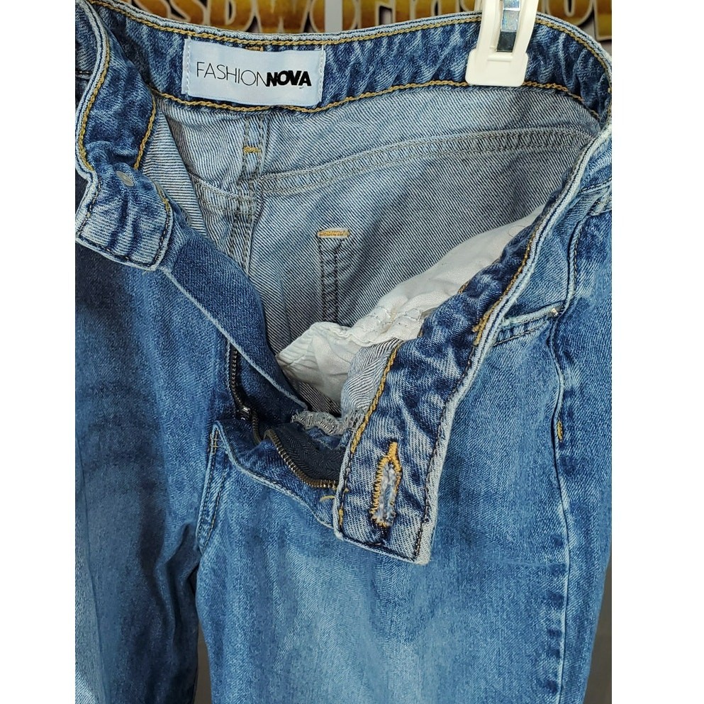 Fashion Nova Women’s Distressed Ripped Blue Jeans Size 13 image 3