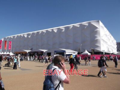 FOTO VOR DER BASKETBALLARENA OLYMPIAPARK E15 2012