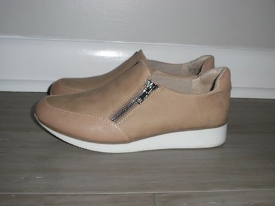 naturalizer walking shoes