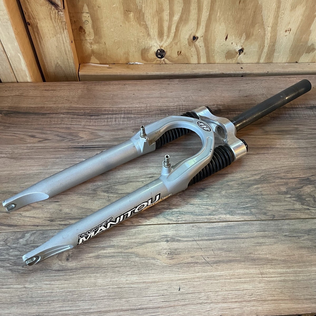 MANITOU Spyder サスペンションフォーク 26インチ Manitou Spyder 1 1/8 Threadless Suspension Fork 26 Inch Rim