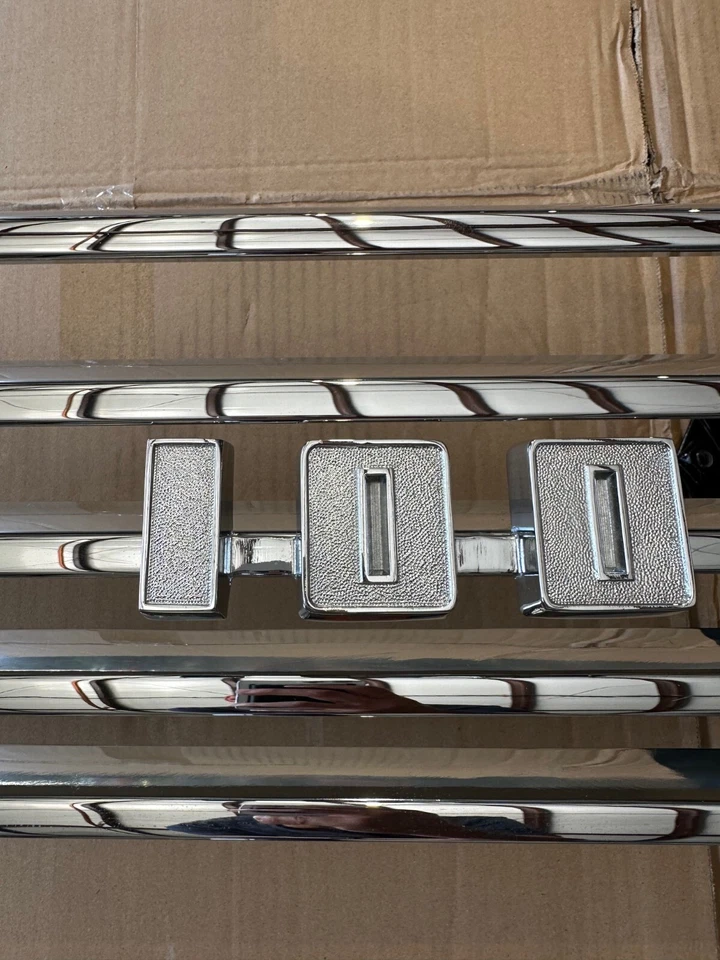 1957 GMC Truck 100 Grille - Image 4 of 4