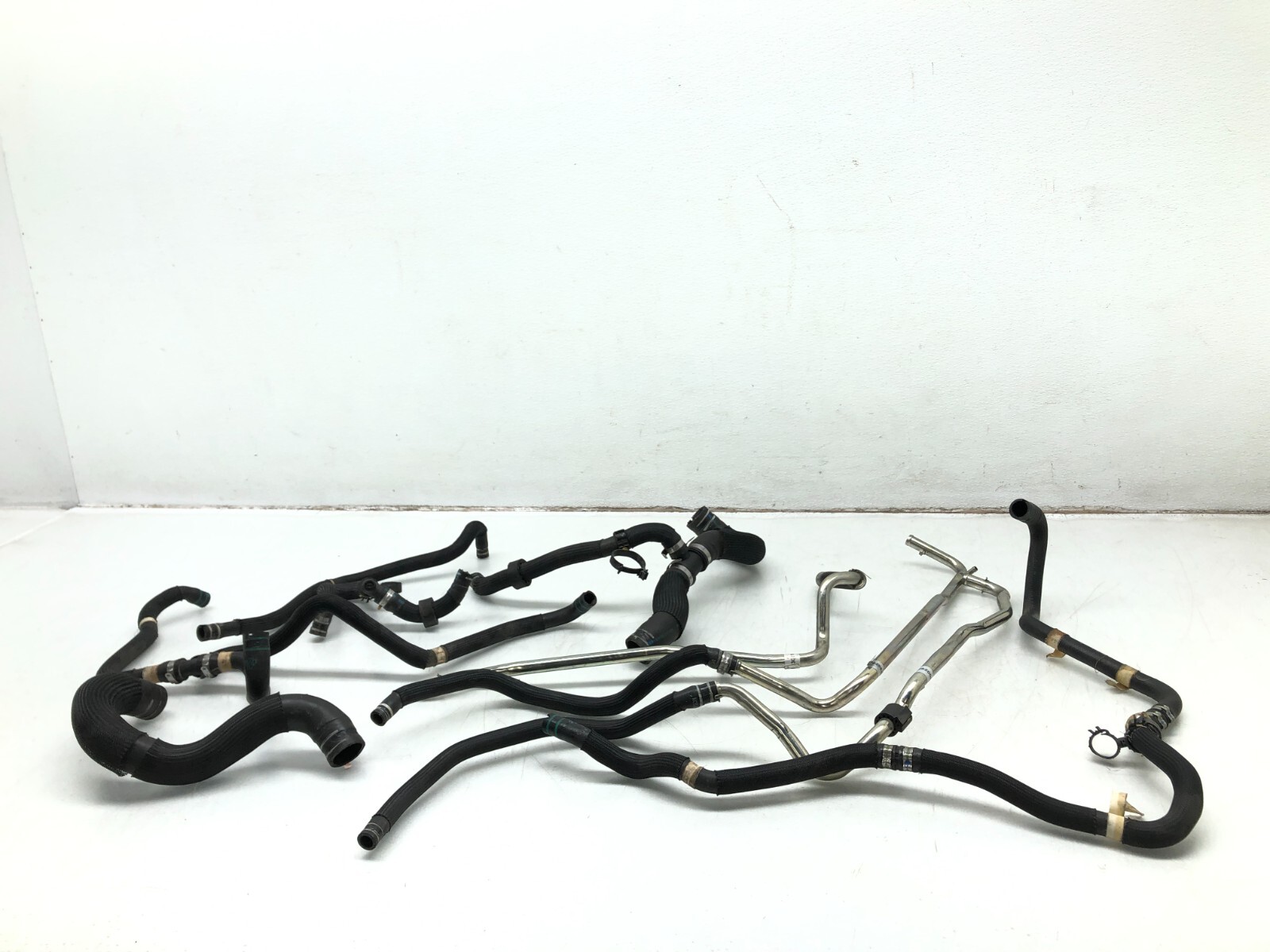 2017-2020 MASERATI LEVANTE 3.0L ENGINE RADIATOR COOLANT HOSE TUBE LINE SET OEM.