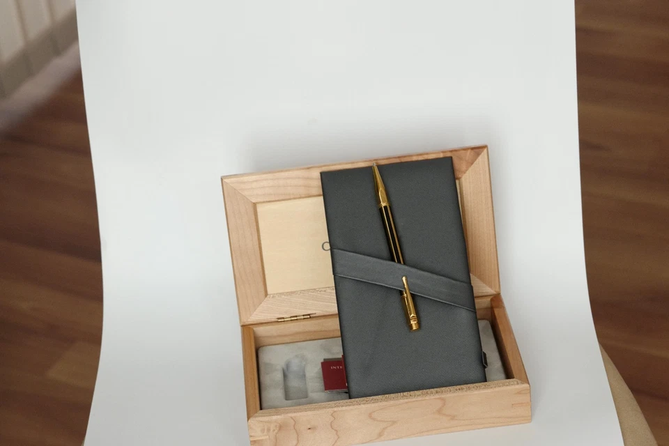 Bolígrafo caran d'ache 8422 Foto 2 de 3