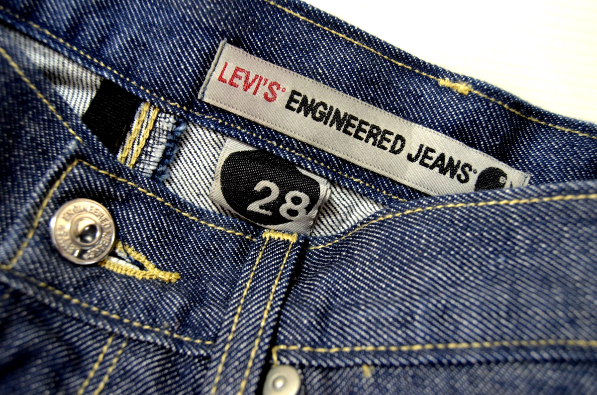 NEW Mens LEVIS ENGINEERED JEANS size W28 L32 10TH Anniversary