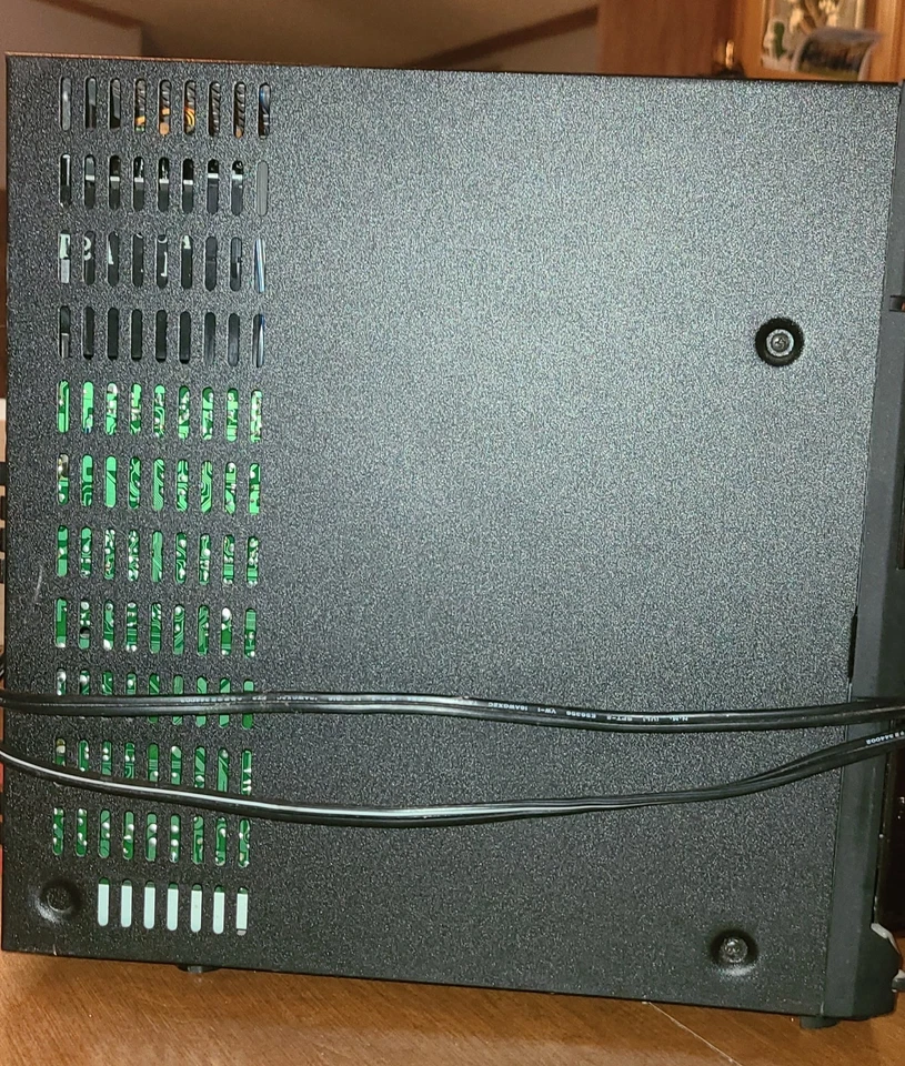 Kenwood RXD-F4 Compact Stereo Will Not Play CD Or Cassettes, Disc Carousel Turns - Image 4 of 4