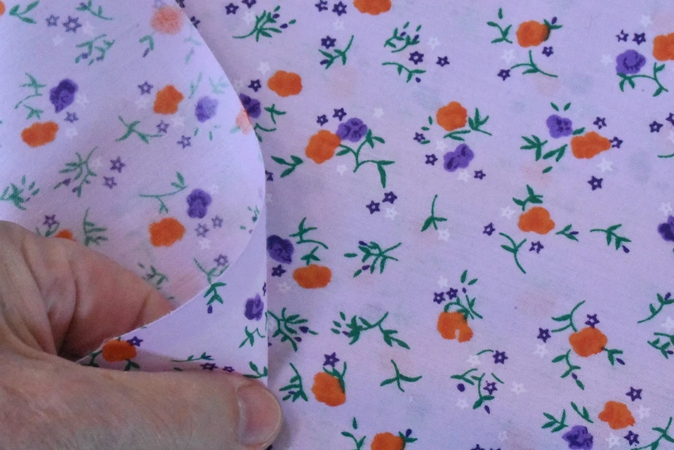 Por 1/2 yarda, naranja y púrpura floral sobre lavanda polialgodón, B1706 Foto 4 de 4