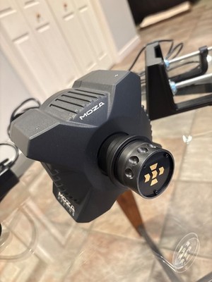 MOZA R3 Direct Drive Wheel Base with Cables and Desk Clamp *LIGHT USE*