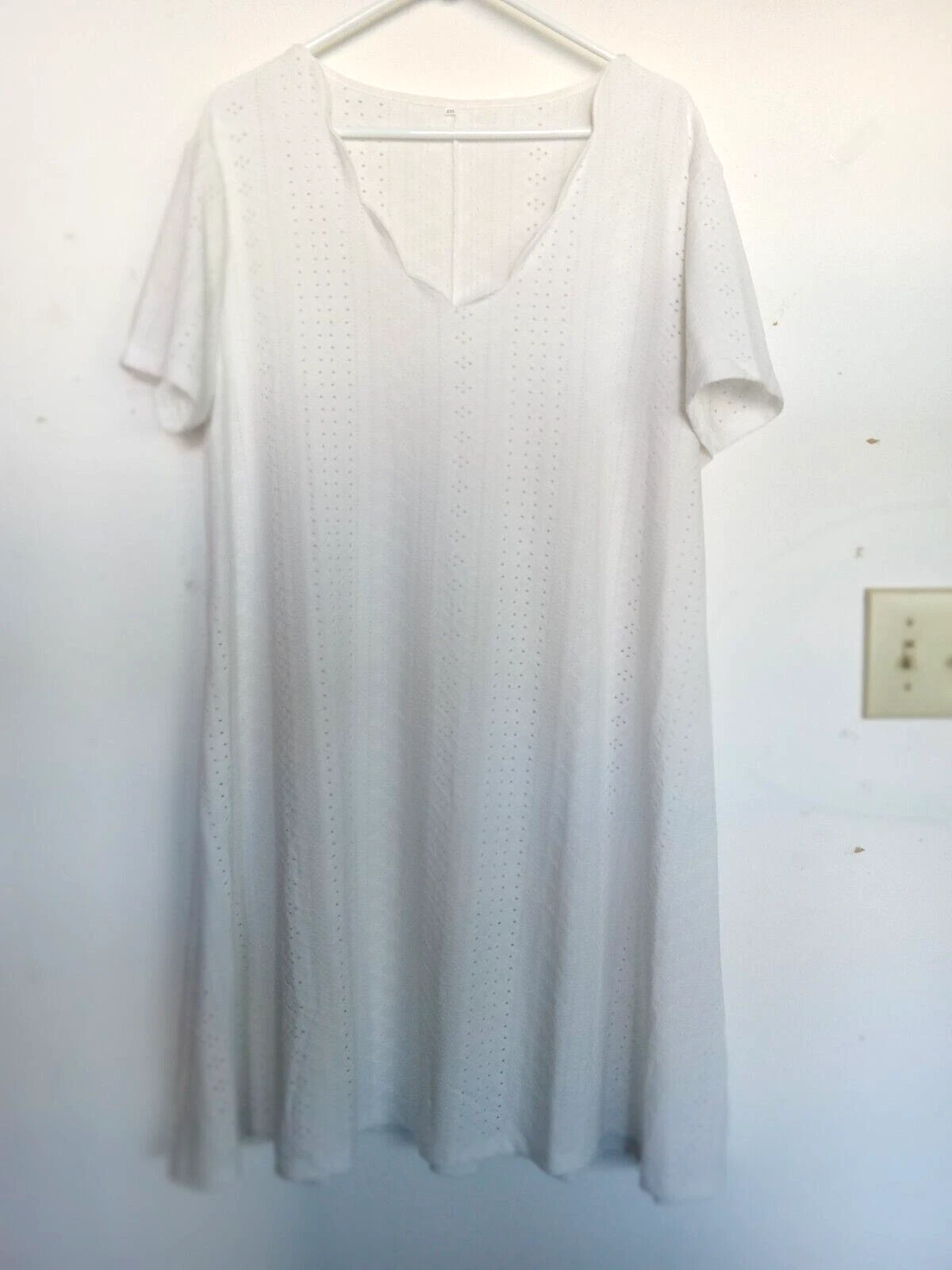 OFF WHITE Abito con occhiello bianco nuovo senza etichette taglia plus 1X (true fit) taglia nuovo con etichette collo v smerlato