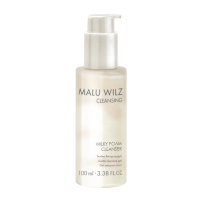 Malu Wilz Milky Foam Cleanser reinigt von Ablagerungen und Schmutz