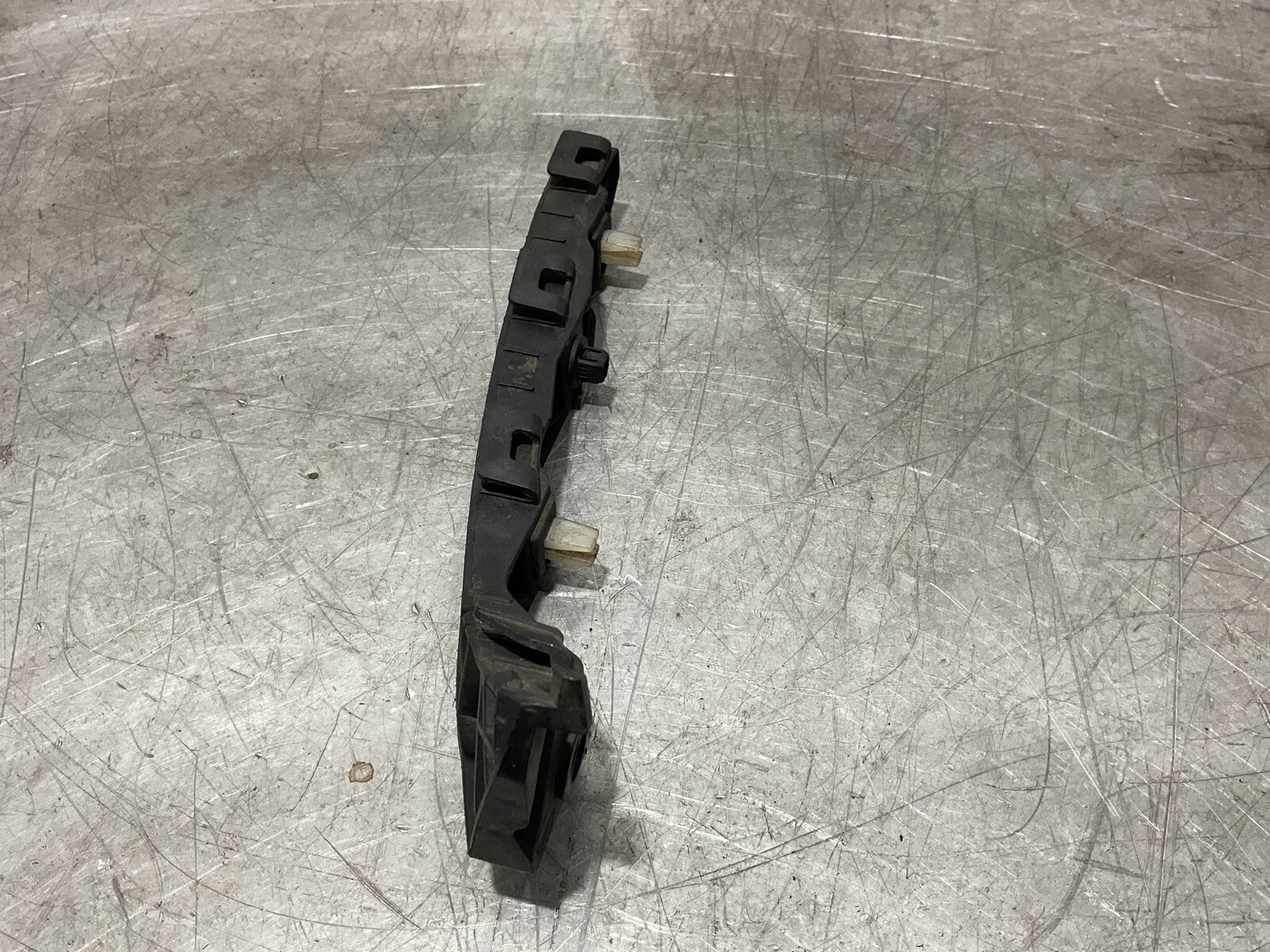 Hyundai I40 Bumper Mount Bracket Front Right Driver Side OFFSIDE 