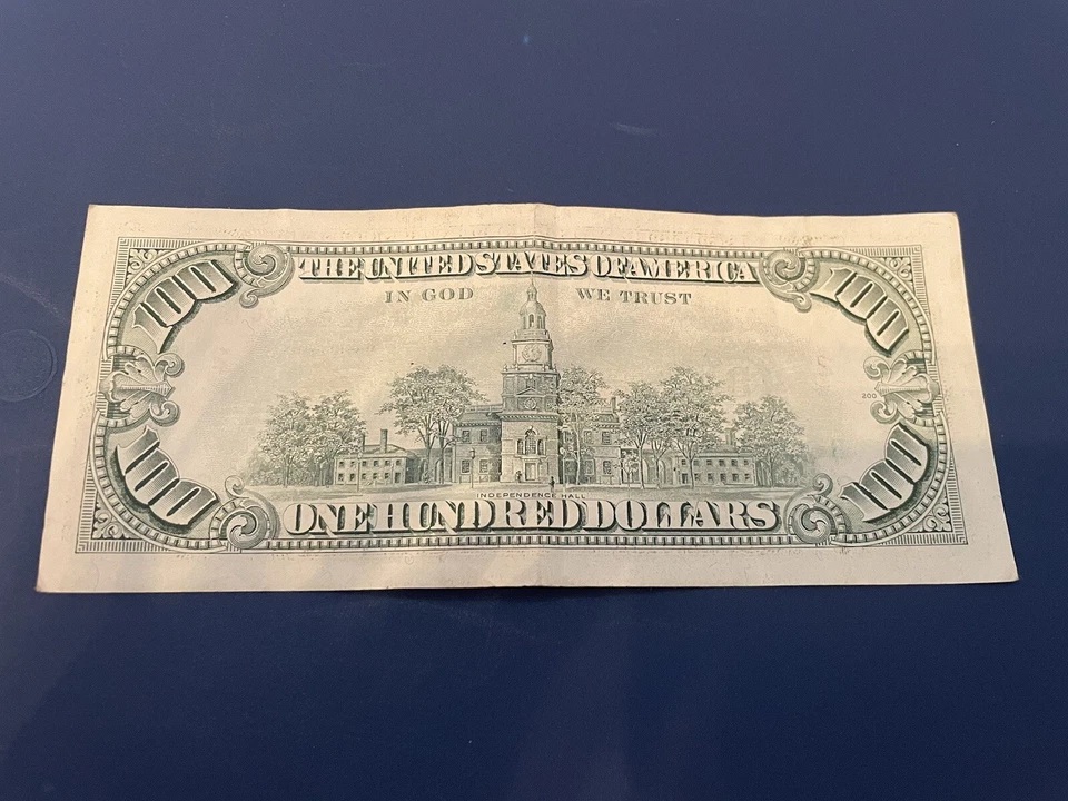 1990 Series 100 Dollar Bill Federal Reserve New York. B Serial Number B64221784C - Image 2 of 2