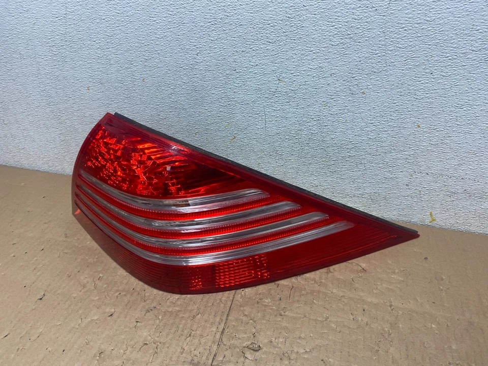 Luz trasera derecha lado pasajero Mercedes-Benz CL500 2003-2006 OEM M5508 DG Foto 2 de 4