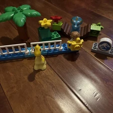 Lego Duplo 10879 Gentle Giants Petting Zoo Set Dinosaur Jurassic World