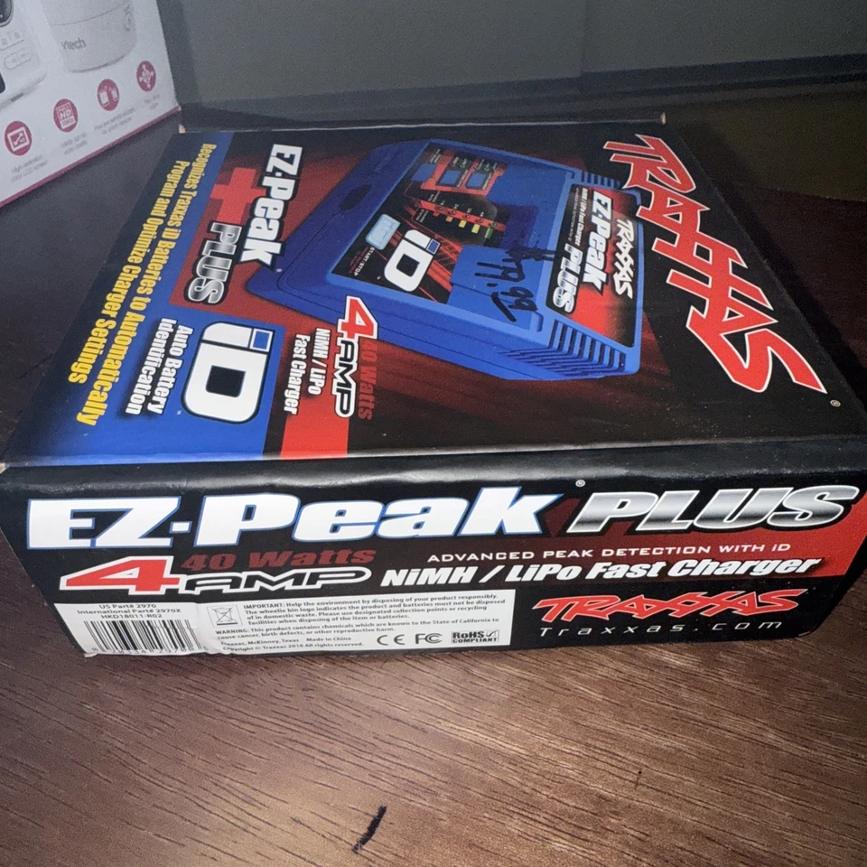 Traxxas 2970 EZ-Peak Plus 4amp 5-8 Cell NiMH / 2S-3S LiPo AC Fast Charger w/ ID - Image 3 of 4