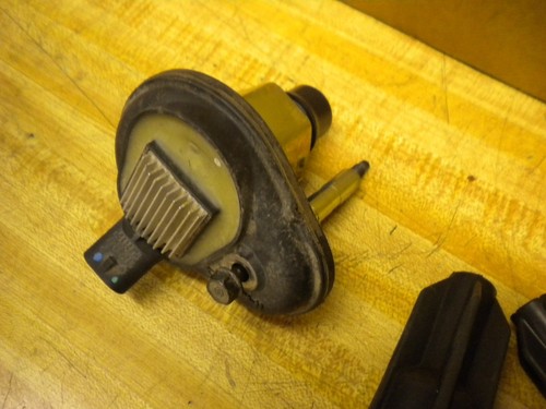 IGNITION COIL IGNITOR BOOT FITS 2002-05 ENVOY 6 cylinder - Picture 2 of 2