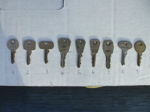 CLASSIC CAR KEYS,FP,FA,FS,FT,SERIES. vintage - Picture 2 of 4