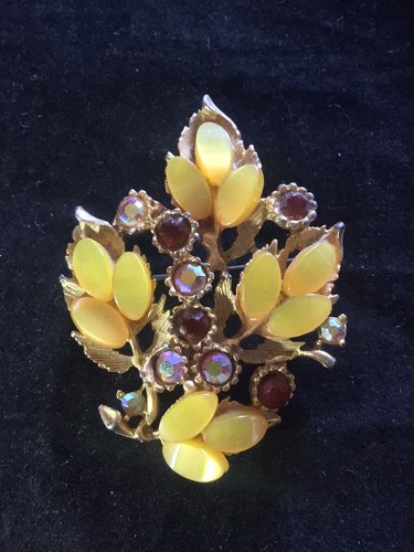 Vintage BROOCH Gold Autumn Leaves Yellow Glass Swarovski Crystal JEWELLERY Rare - Picture 7 of 9