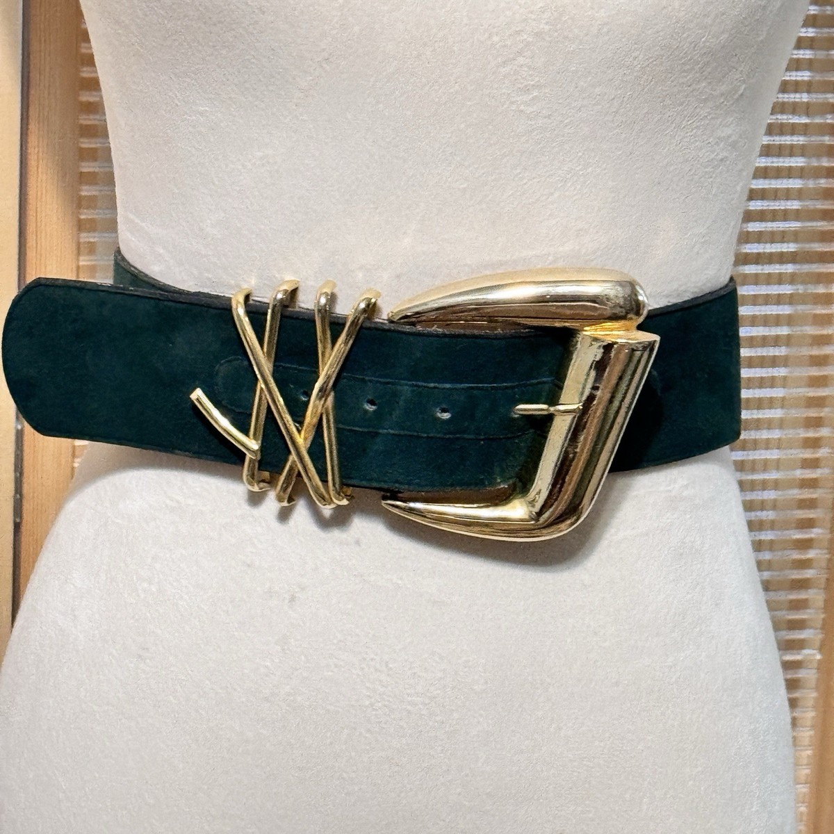 Luigi Lanatta Sz 28 Small Belt Green Suede Gold Tone Buckle  display picture 1