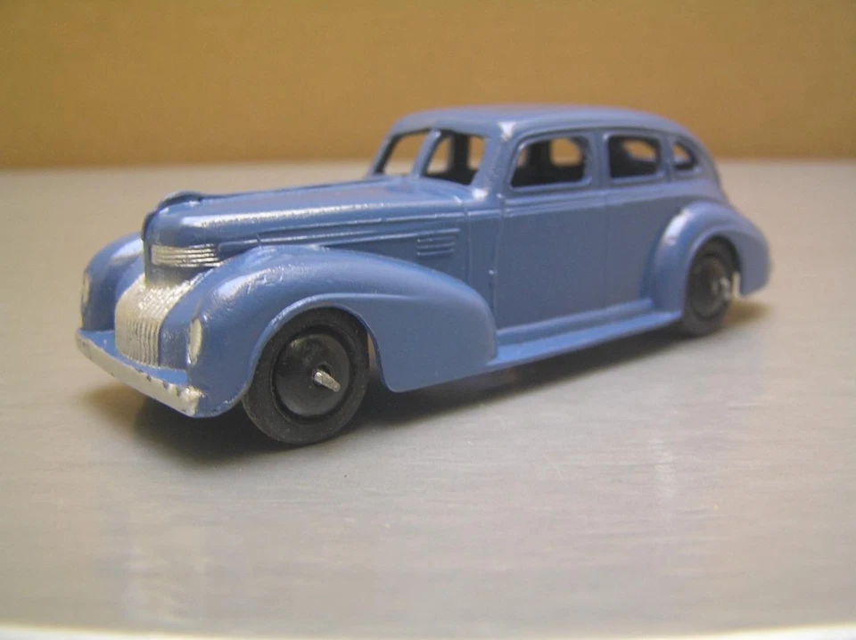 Dinky Toys 39eu Chrysler Royal Sedan Copy DG Models 1/43 scale Mint Condition - Image 2 of 4