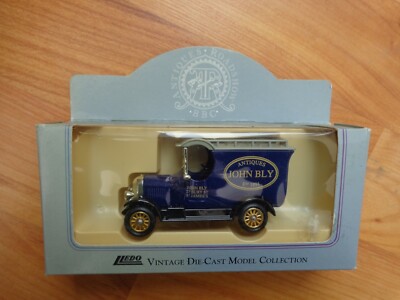 LLEDO DAYS GONE 1926 BULL NOSE MORRIS VAN 'BBC ANTIQUITÄTEN ROADSHOW - JOHN BLY'