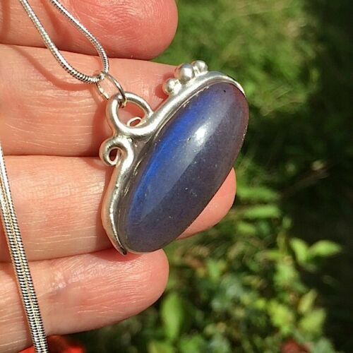 265.00 Carats Earth Mned Blue Flash Labradorte Oval Shape Drlled