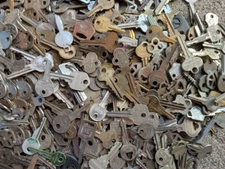 9 lbs. of Rusty Mixed Cut Keys Door, Padlock, Car, Locksmith, Art, Craft, Etc.