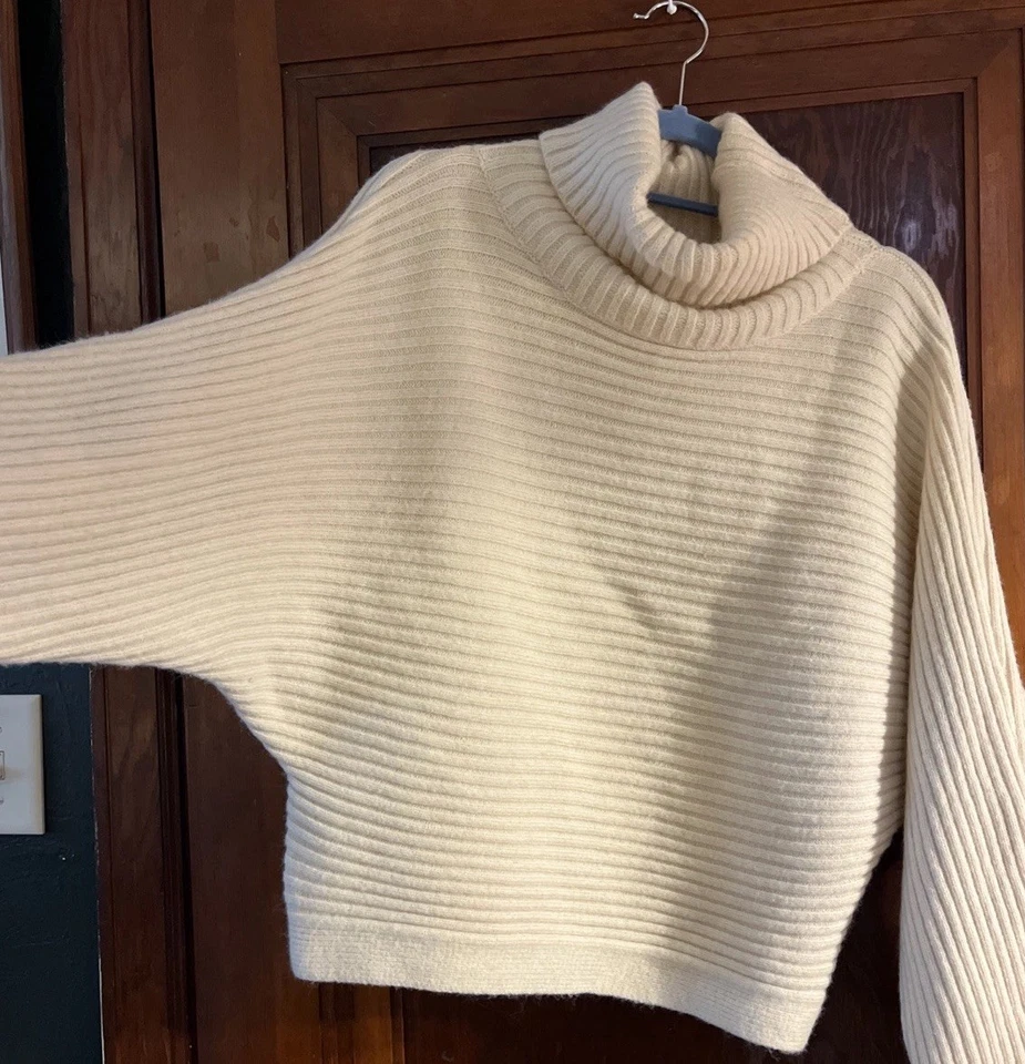 Women’s sweater Chunky Turtleneck Sweater Ivory Small Lumiere Long Sleeve - Image 3 of 4