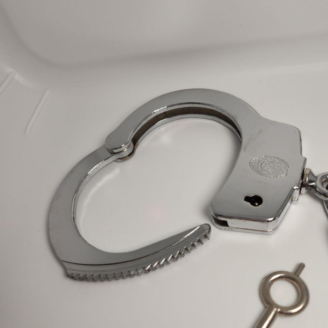 新品 80年代 ビンテージ 日本製 HANDCUFF 手錠 鍵付き 昭和 当時物 Vintage Japanese Handcuffs with Key – Showa Era Metal Collectible