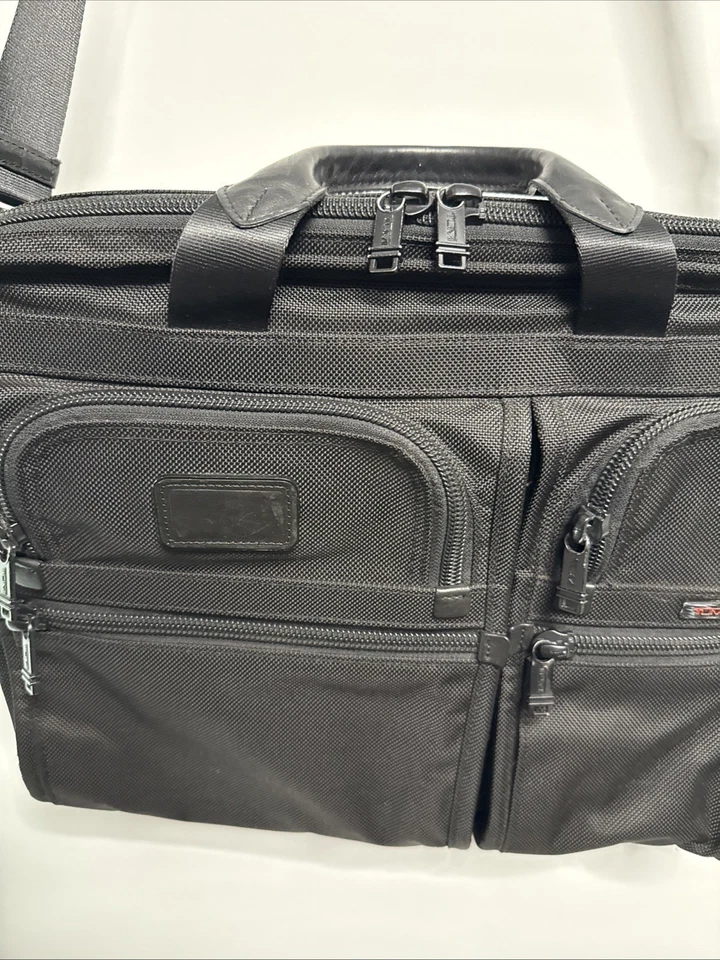 TUMI ALPHA 26114DH 17 Inch SLIM LAPTOP BRIEFCASE EUC - Image 3 of 4