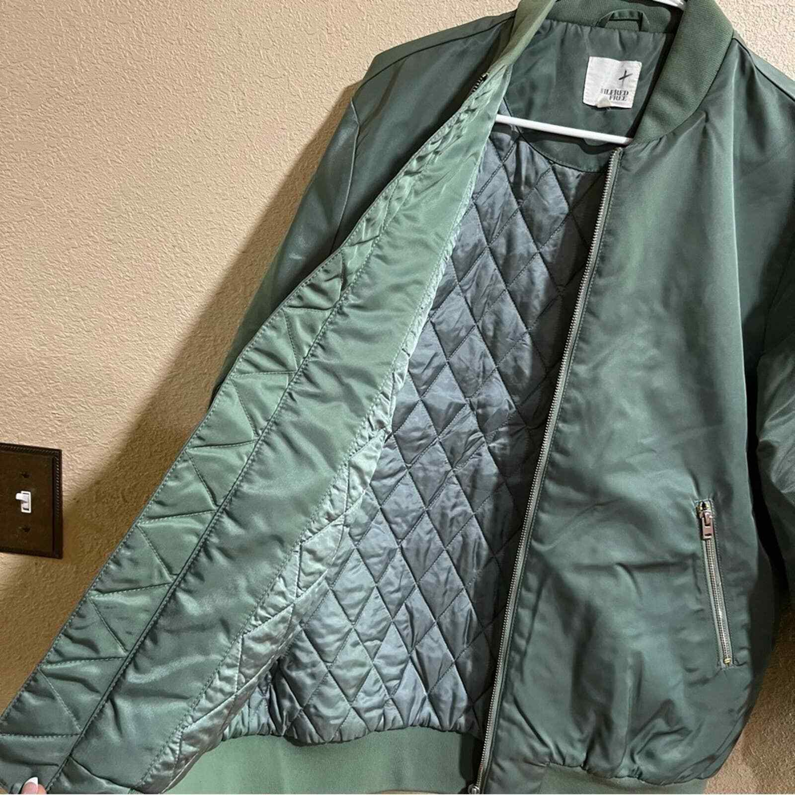 Wilfred free Aritzia green nylon satin bomber jacket Gem