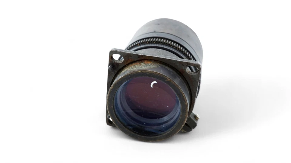 Sharp Lens 50/1.2 for the TVNE-4B tank attachment, interesting aperture - Image 4 of 4