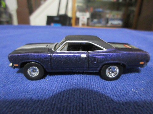 1:64 Hot Wheels 1970 Plymouth Road Runner Editor's Choice - Picture 2 of 8
