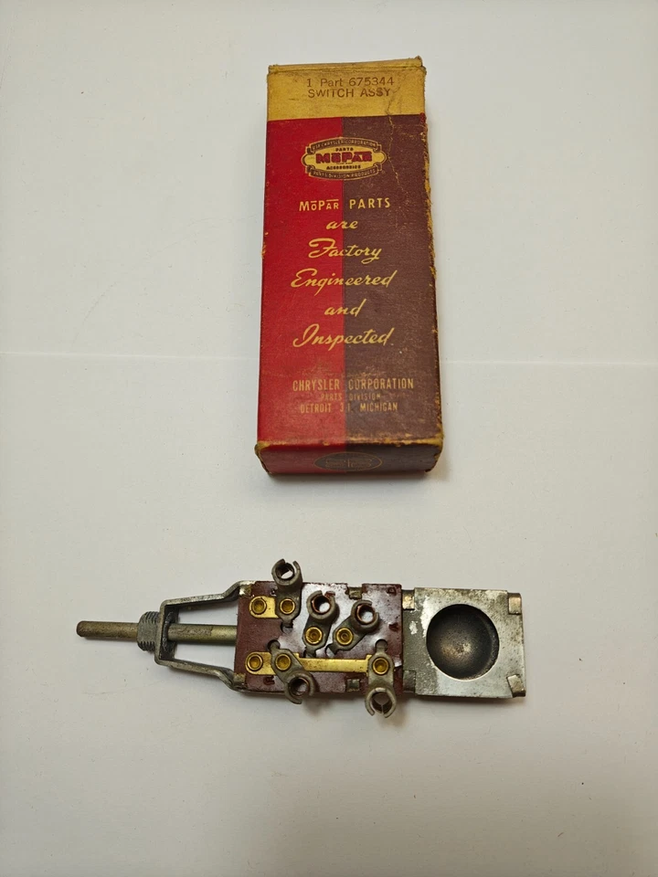 Interruptor de faros de carretera Dodge Plymouth Deluxe 1937 675344 nuevo en stock Foto 3 de 4