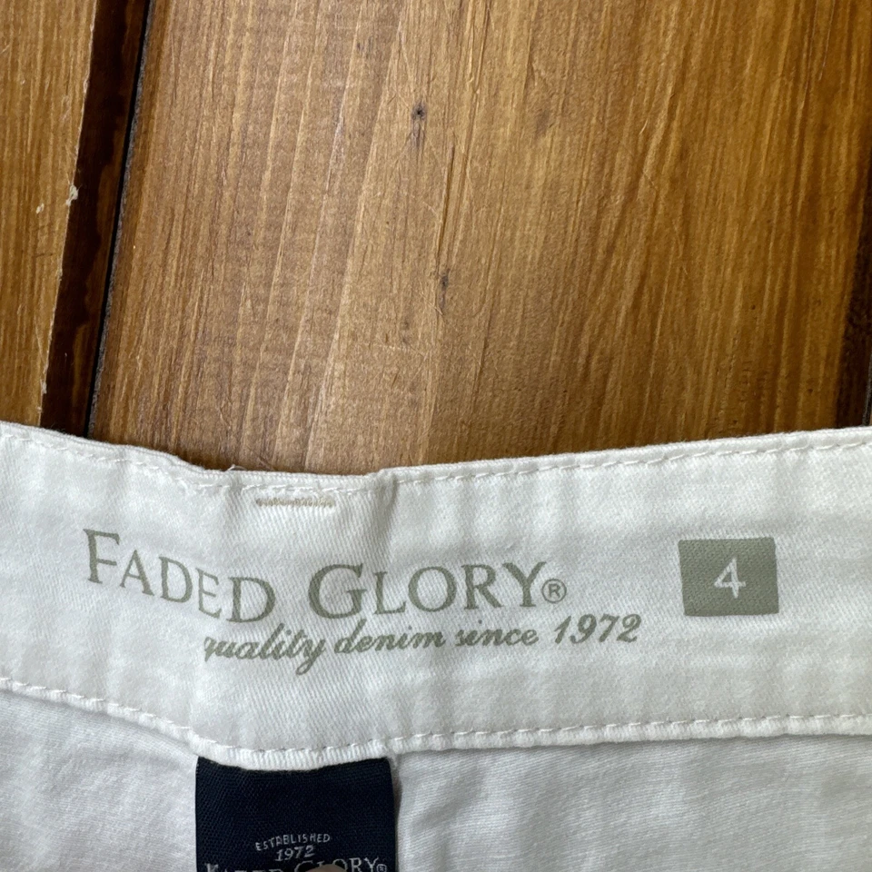 Pantalones cortos para mujer White Faded Glory talla 4 Foto 4 de 4