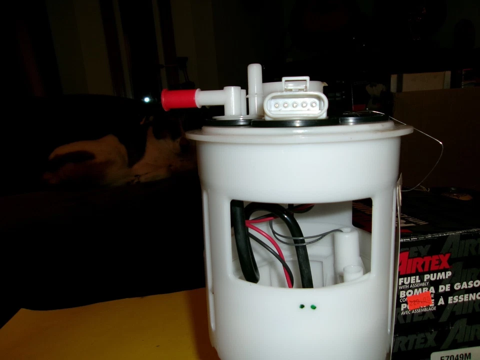 Bomba de combustible eléctrica AIRTEX E7049M SE ADAPTA A: 1991-93 DODGE VAN B100-350 3,9 L, 5,2 L, 5,9 L Foto 4 de 4