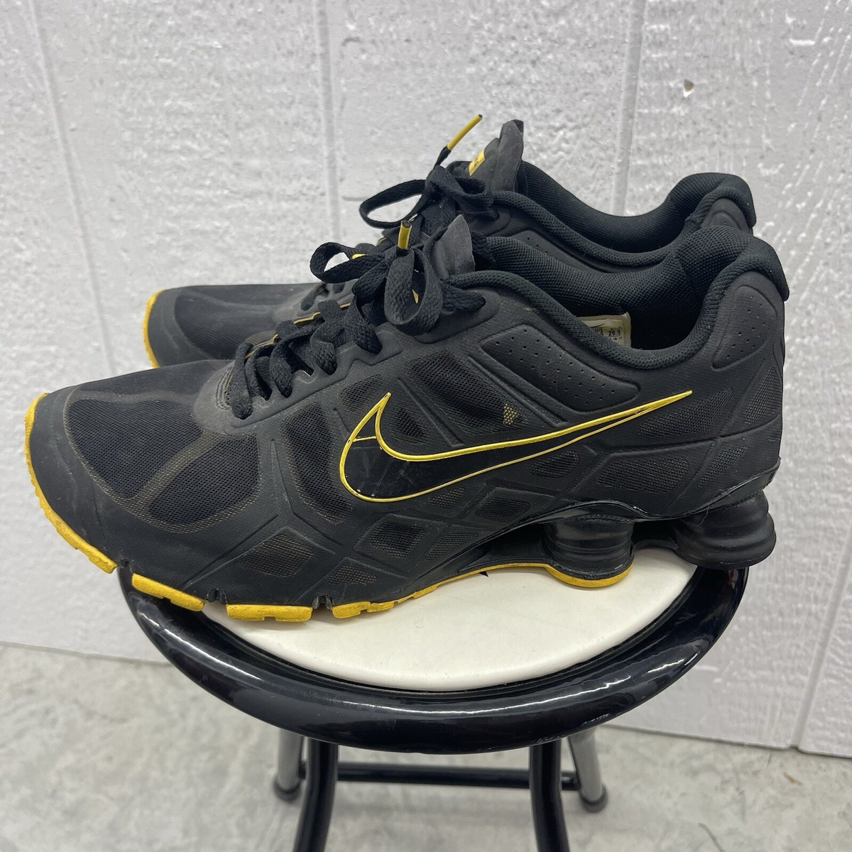 Nike Shox スニーカー ブラック/イエロー 国内販売開始】ナイキ ショックス R4 ブラック/ダイナミック イエロー