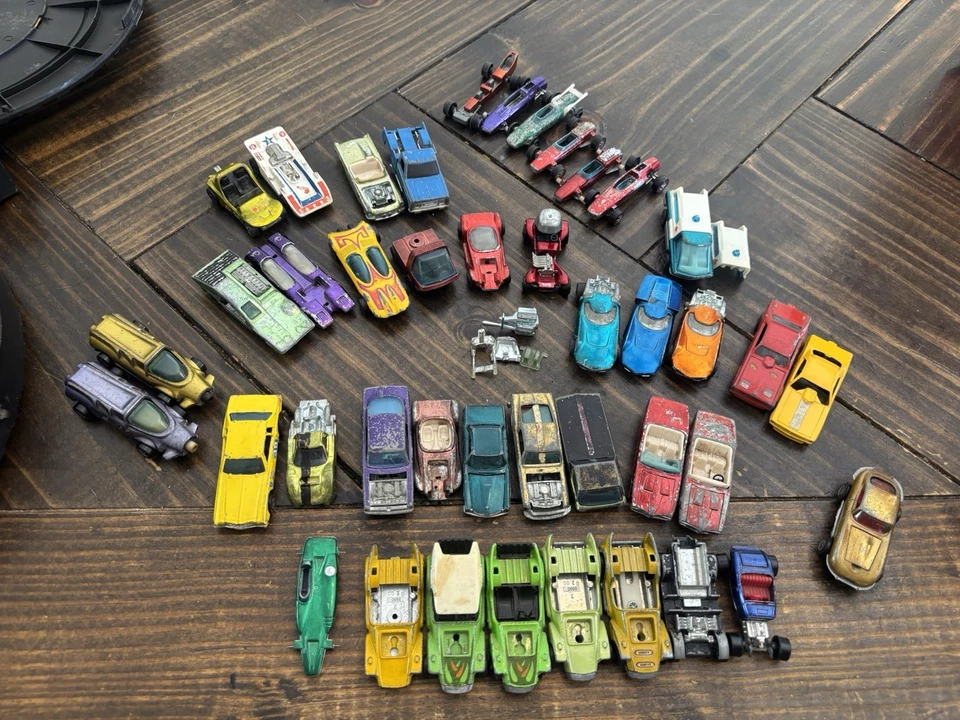 42 Misc Condition, Vintage Redline Hot Wheels & Johnny Lightning + Rally Tire - Image 4 of 4