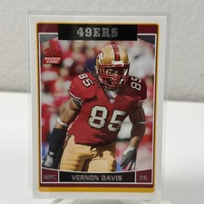 2006 Topps Vernon Davis RC Traded Rookie Card #363 - San Francisco 49’s NM. rookie card picture